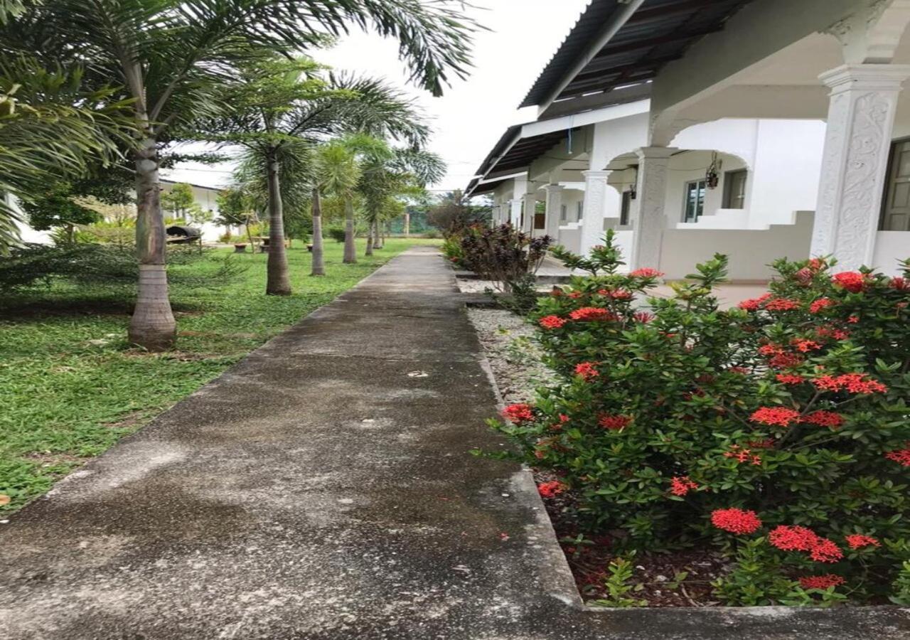 Alpha Motel Pantai Cenang Kültér fotó