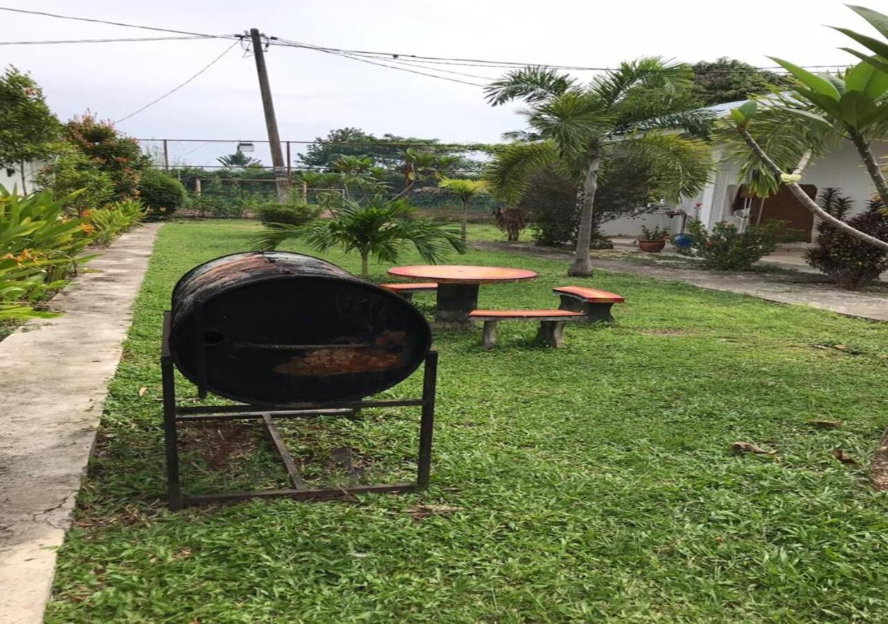 Alpha Motel Pantai Cenang Kültér fotó